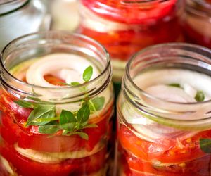 Pomidory w słoikach po fińsku – zimą smakują jak świeżo zerwane
