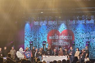 Finał WOŚP w Olsztynie. Pokaz laserowy podczas „Światełka do nieba” zachwycił wszystkich [ZDJĘCIA]