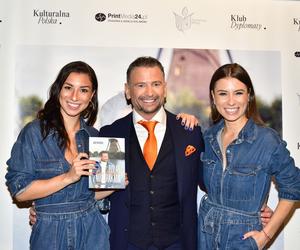 Martyna Rokita i Kris Florek promowali wspólną książkę o Holandii. Kto pospieszył z gratulacjami?