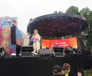 Kortowiada 2025. Koncerty na Plaży Kortowskiej przyciągnęły tłumy. Tak wyglądał drugi dzień imprezy!