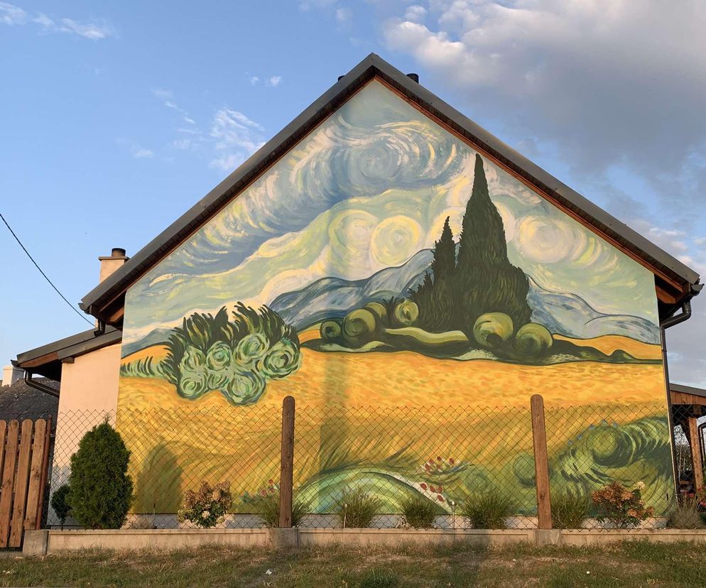 Tę najbardziej kolorową wieś w Polsce rozsławił van Gogh. Teraz robią tam specjalny festiwal!