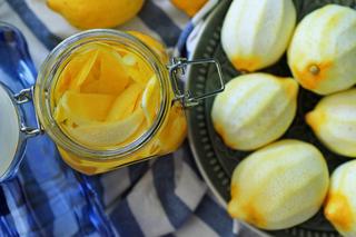 Robisz tak z cytrynami i mandarynkami? Możesz poważnie szkodzić swojemu zdrowiu