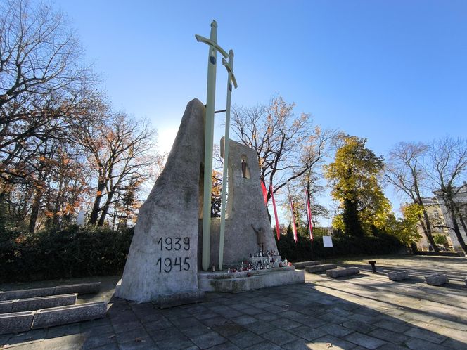 Słoneczna pogoda sprzyjała. 32. Kwesta Na Odnowę Zabytków Starego Cmentarza w Tarnowie