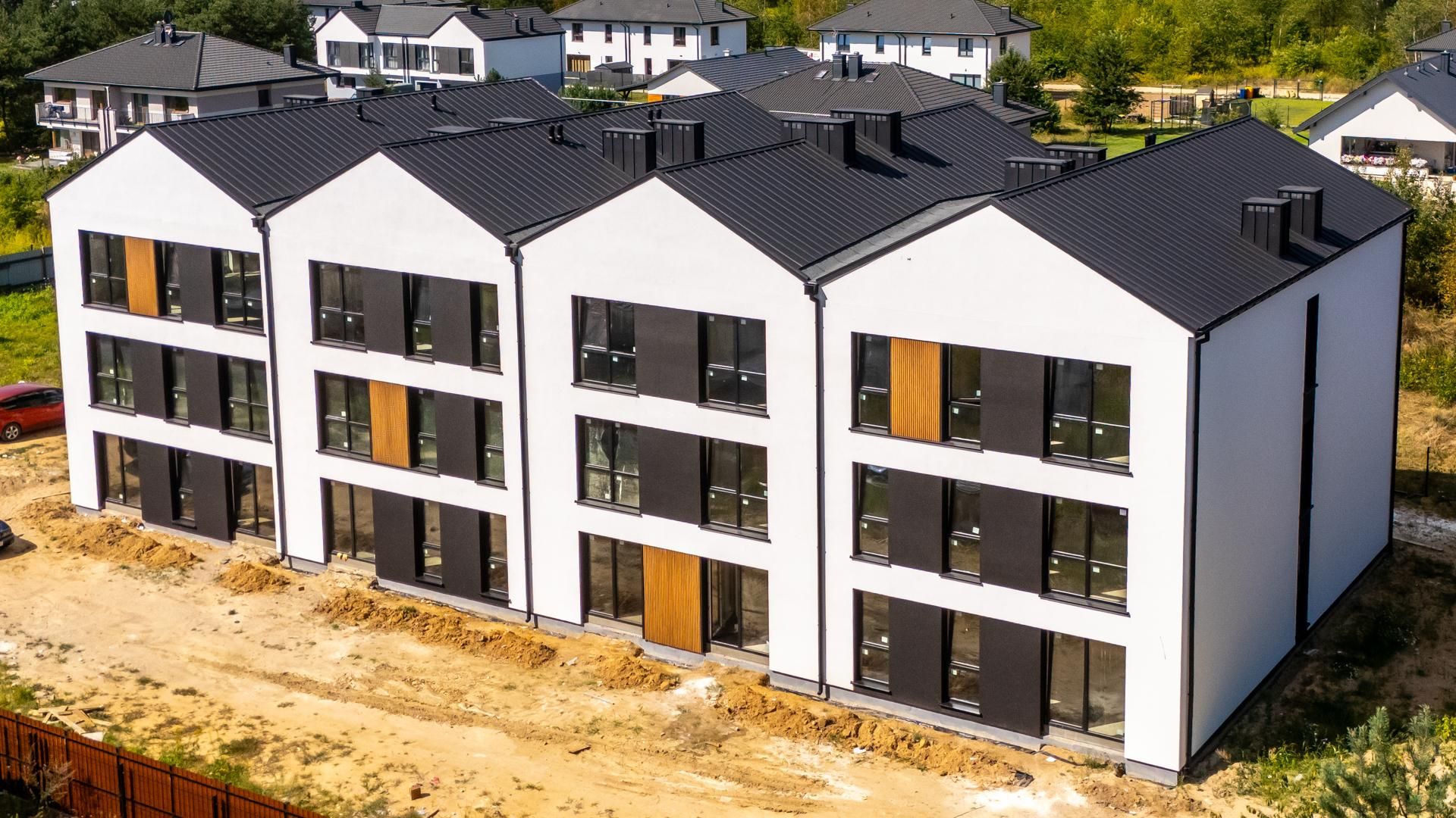 Kontrowersyjny dom jednorodzinny w Wieliszewie pod Warszawą