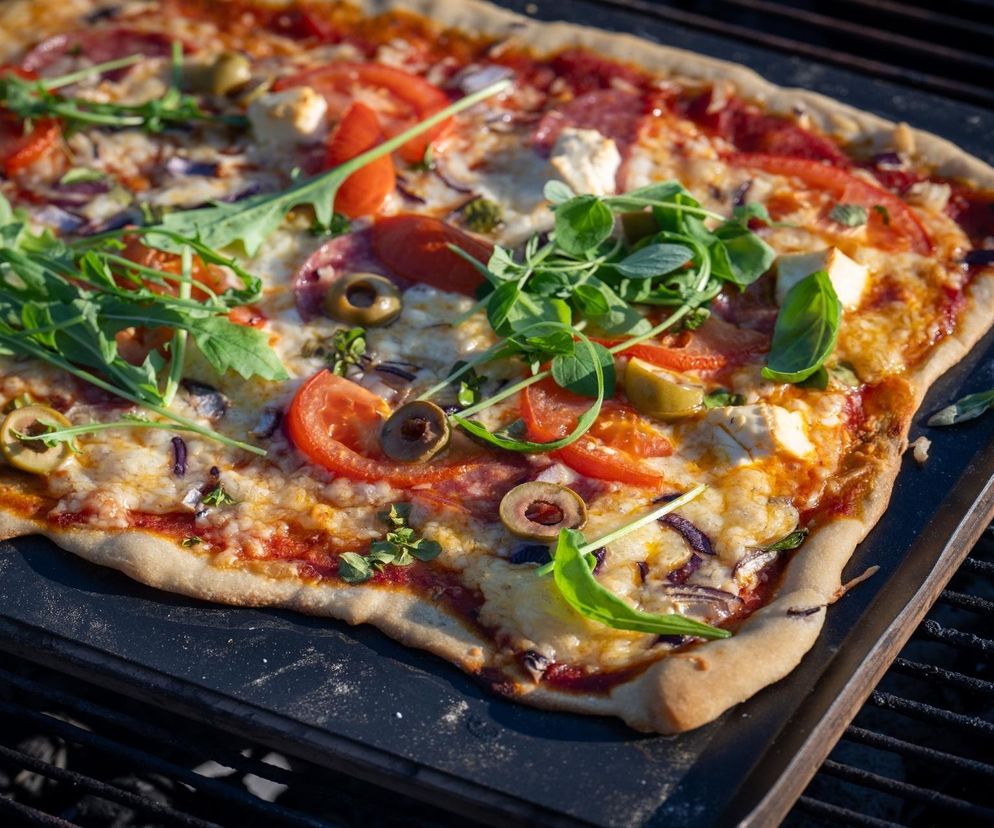 Niecodzienny sposób na przygotowanie pizzy. Idealny w sezonie grillowym