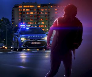 Strzały na ulicach Wrocławia! 36-latek zatrzymany, dwóch mężczyzn poszukiwanych. To mieli na dachu