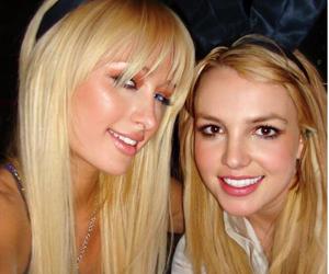 Paris Hilton i Britney Spears wynalazły selfie? Gwiazda twierdzi, że to jej zasługa