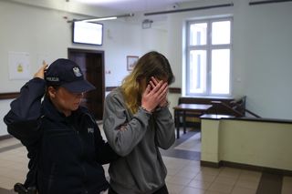 Groźny atak nożem w rodzinie. Ranna została matka i brat. Ruszył proces 18-letniej NiKoli G. 
