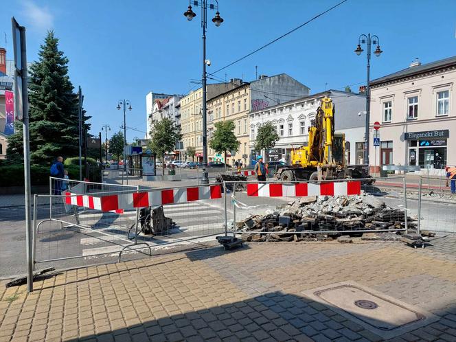 Ulica Gdańska rozkopana. Sprawdziliśmy, jak radzą sobie piesi, rowerzyści i pasażerowie