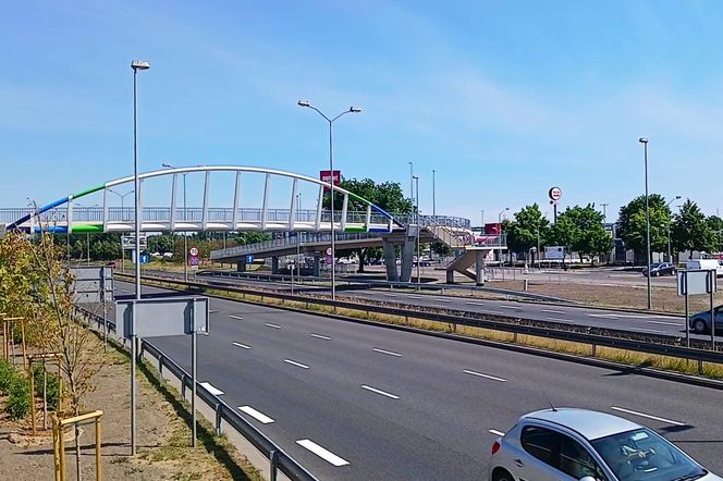 Kładka nad ul. Struga już otwarta