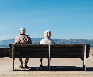 Zadłużenie emerytów wynosi miliardy. Zaskakujące dane z Warmii i Mazur