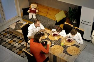 Czad zabija po cichu. Kadry z filmu