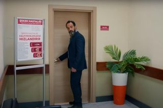 Porywacz Ragip znów zasadzi się na Zeynep. Czy Melis ostrzeże rywalkę?