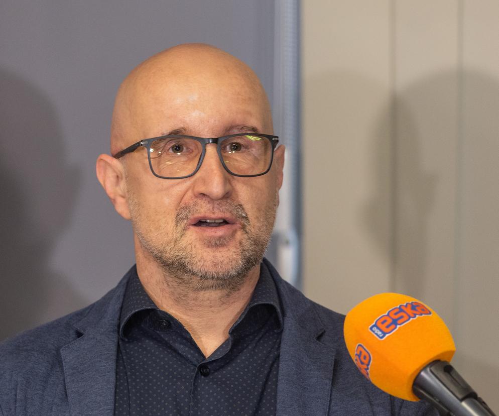 Tomasz Znojkiewicz w wyniku wybuchu doznał poważnych obrażeń twarzoczaszki. Lekarze zrekonstruowali jego oczodoły.