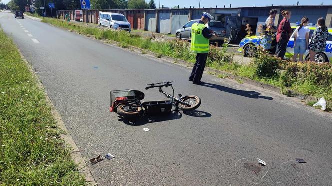 Wypadek dwóch pojazdów na ulicy Dekana w Lesznie 