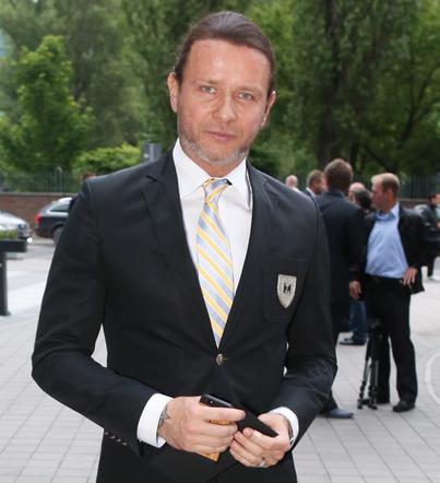 Jest szczęśliwa z 7 facetem