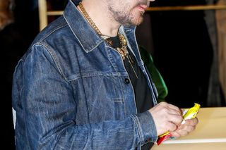 Mariusz Kozak z Gogglebox. Przed telewizorem odmówił WOŚP! Znamy powód