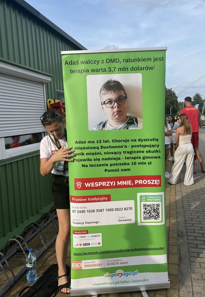Damian Błaszczyk przez 44 godziny przepłynął 100 km pod zalewie Bojary pod Biłgorajem, kwestując w ten sposób dla 12-letniego ciężko chorego Adasia