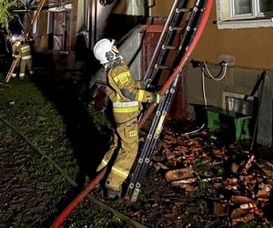Tragedia pod Kętrzynem. 13-latka i mężczyzna zginęli w pożarze domu