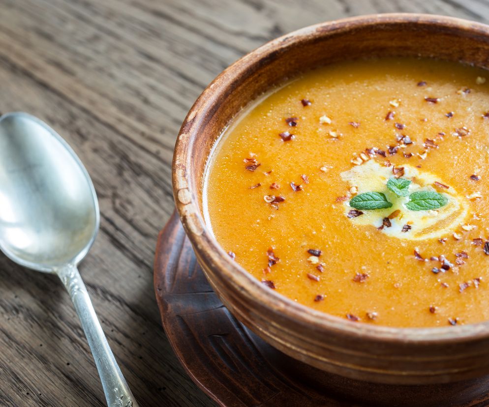 Zupa krem z dyni z warzywami korzeniowymi [przepis]