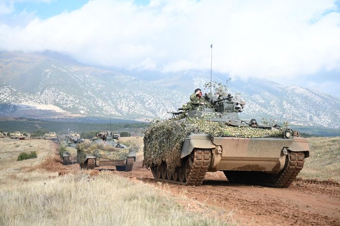 Ponad 400 nowych wozów bojowych i modernizacja czołgów. Niemcy kuszą Grecję