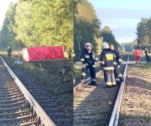 Tragedia na przejeździe kolejowym w Błądzimiu! Mężczyzna wjechał pod rozpędzony pociąg