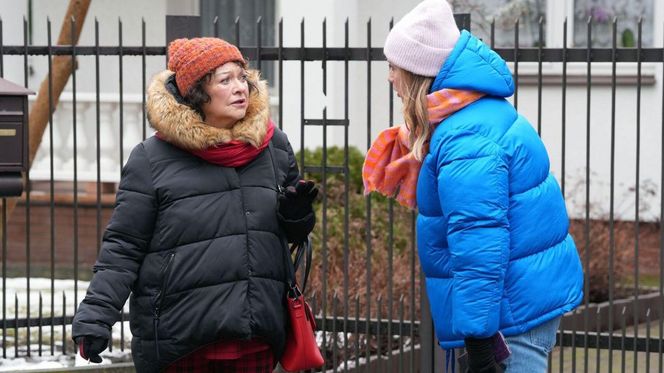 Barwy szczęścia odc. 3188: Asia (Anna Gzyra), jej teściowa Zofia (Izabella Olejnik)