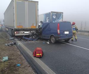 Kolizja za kolizją na S5 koło Leszna. Na wysokości Lipna w gęstej mgle wpadają na siebie samochody