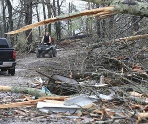 Tornada i burze zabijają na południu USA