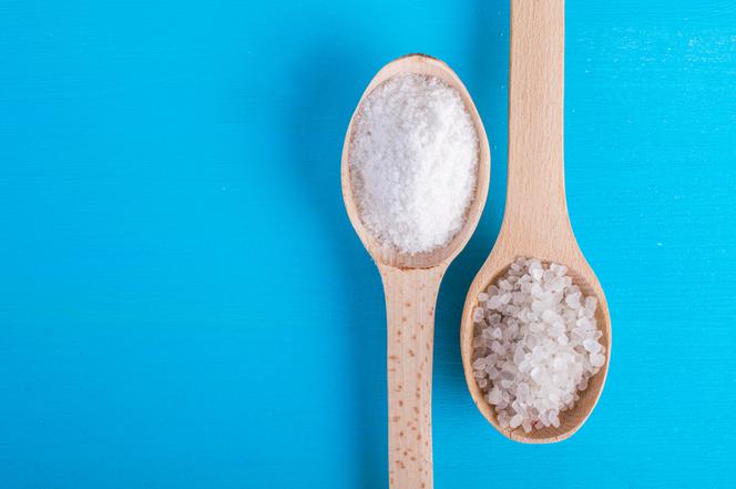 Sól peklowa a zwykła sól: czym się różnią? Skład soli peklowej. Dozowanie soli. Dawkowanie azotynów. 