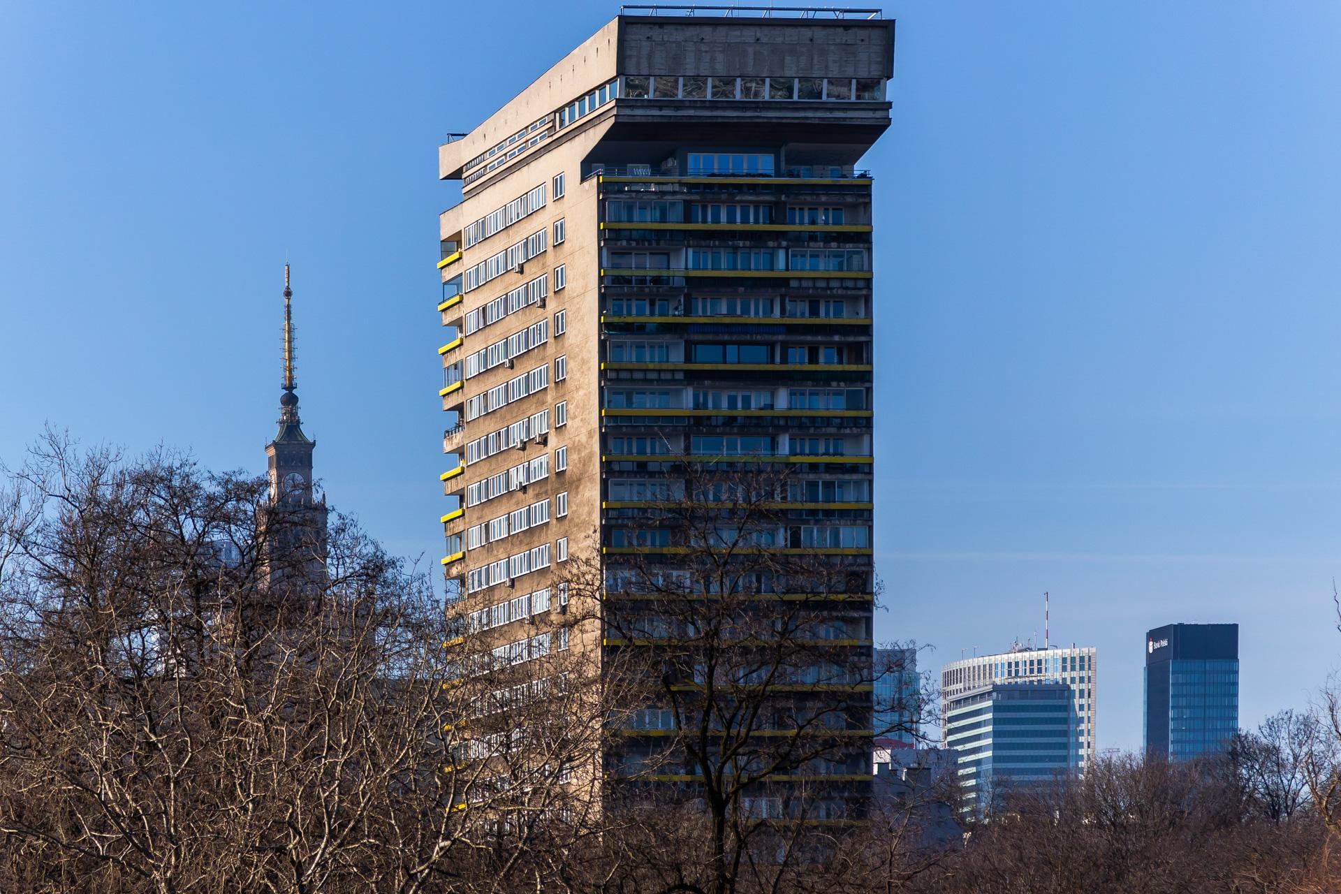 Młotek na Smolnej 8 w Warszawie. Zobacz zdjęcia symbolu luksusowych mieszkań w PRL-u