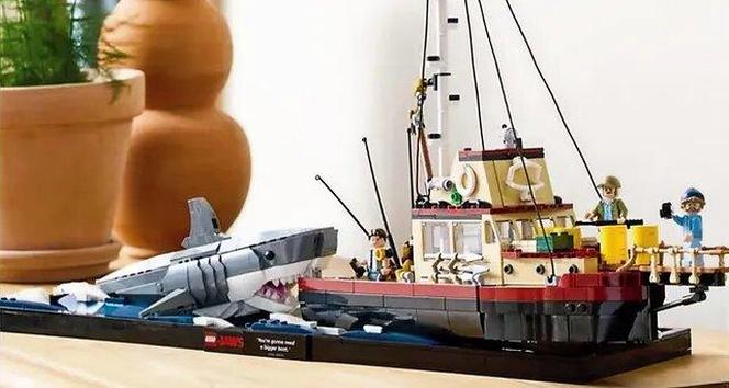 LEGO Jaws