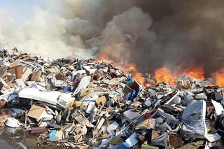 Co było przyczyną pożaru w radomskiej sortowni śmieci? Sprawdzą to śledczy