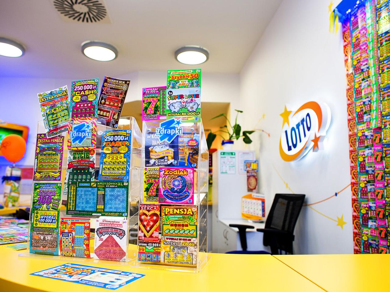 Wyniki Lotto 16.08.21 r., godz. 21.50. Kaskada, Mini Lotto, Super Szansa, Ekstra Pensja, Ektra Premia, Multi Multi [WYNIKI LOTTO 16.08.21 r., godzina 21.50]