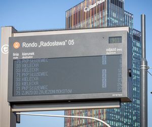 Ponad połowa przystanków tramwajowych w Warszawie ma już wyświetlacze