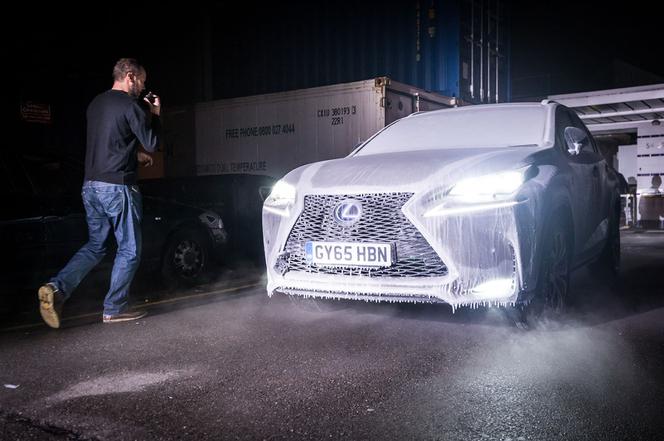 Lexus NX 300h na kołach wyciosanych z lodu