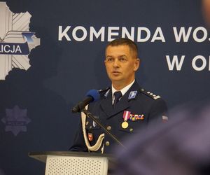 Nowi policjanci wypowiedzieli słowa przysięgi. Na Warmii i Mazurach rekrutacja wciąż trwa [ZDJĘCIA]