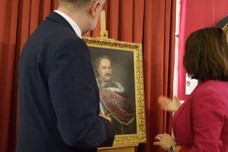 ​W Muzeum Okręgowym w Lesznie uroczyście odsłonięto portret króla Stanisława Leszczyńskiego [ZDJĘCIA]