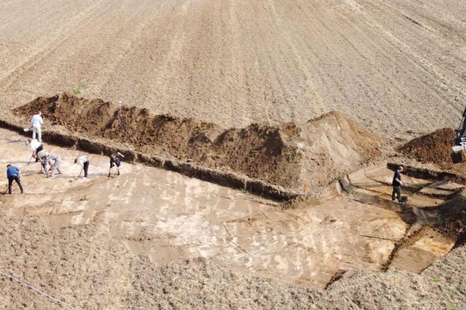 Wyjątkowe odkrycie w Chrystkowie archeolodzy początkowo woleli trzymać w tajemnicy. To domostwo sprzed 6 tysięcy lat! 