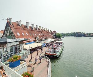 To miasto na Mazurach przyciąga tłumy turystów. Panuje tu niepowtarzalny klimat!