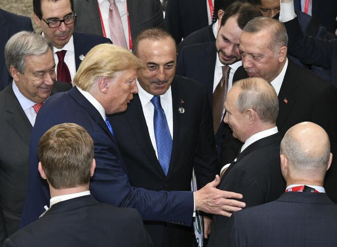 Toksyczna przyjaźń Trumpa z Putinem