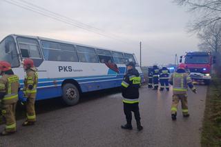Wypadek autobusu szkolnego w Gąsiorowie