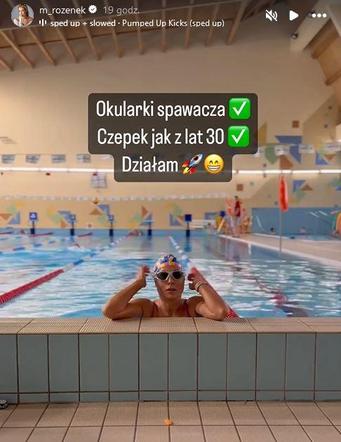 Małgorzata Rozenek pręży ciało na basenie