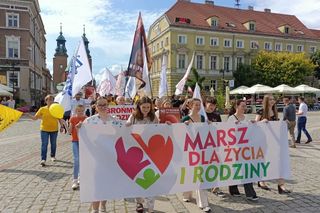 Ulicami Gniezna przeszedł Marsz dla Życia i Rodziny