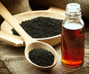 Czarny miód. Bomba witaminowa na odporność i nie tylko