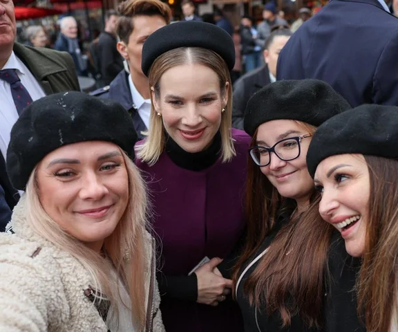 Marta Nawrocka olśniła Paryż. Spotkania za granicą są wyjątkowo miłe