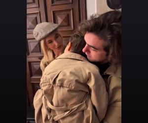 Ida Nowakowska relacjonuje wizytę w kościele. Smutna, poważna mina