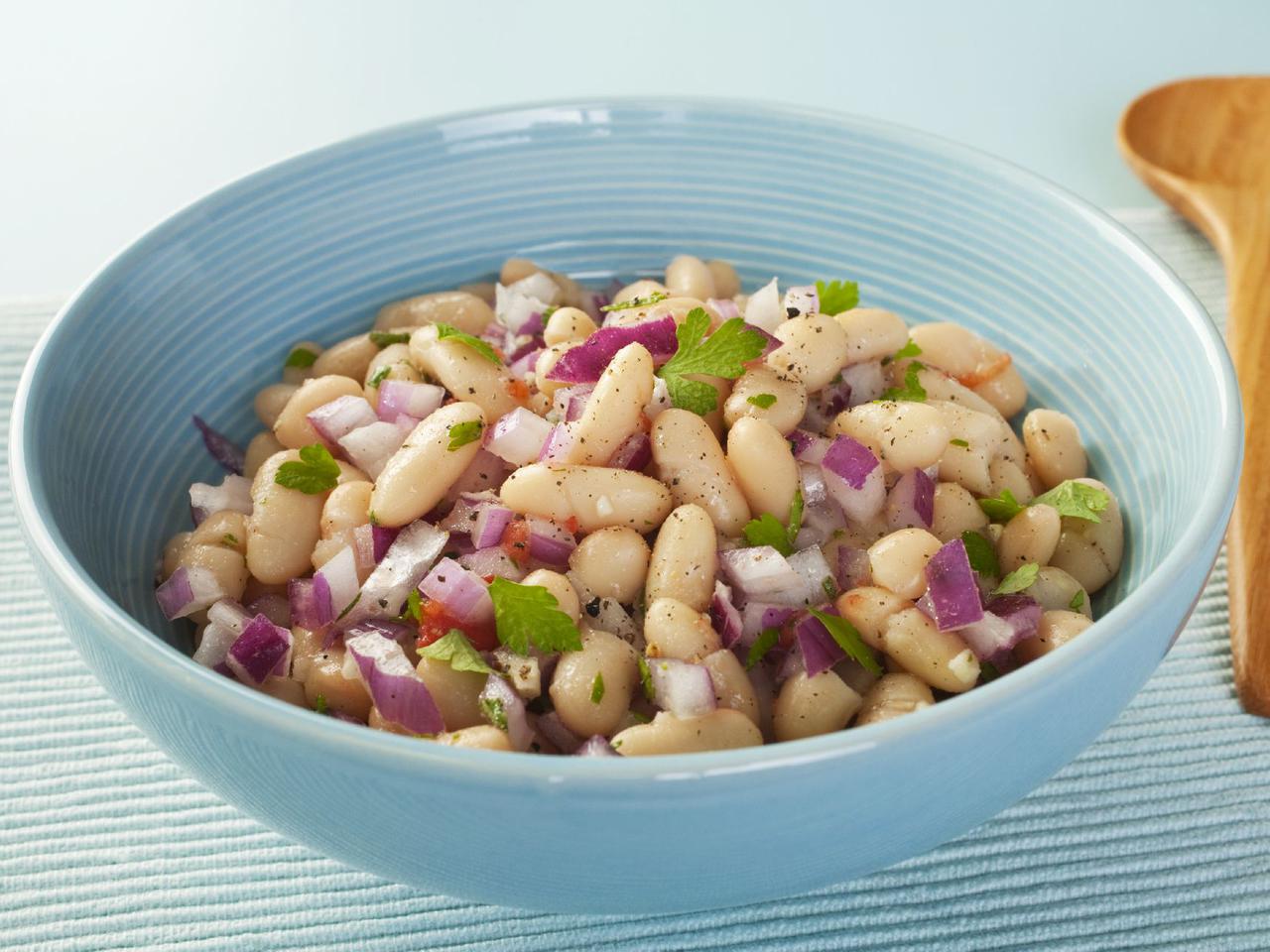Najprostsza sałatka z fasoli - przepis nie tylko dla wegetarian