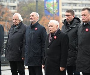 Jarosław Kaczyński wraz z delegacją PiS złożył wieńce przed pomnikami Ojców Niepodległości