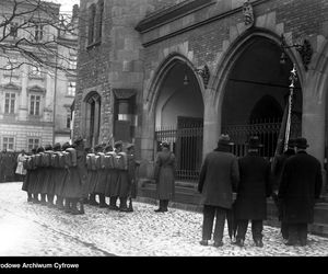 Jak dawniej wyglądały obchody Narodowego Święta Niepodległości w Krakowie? Zobaczcie archiwalne zdjęcia